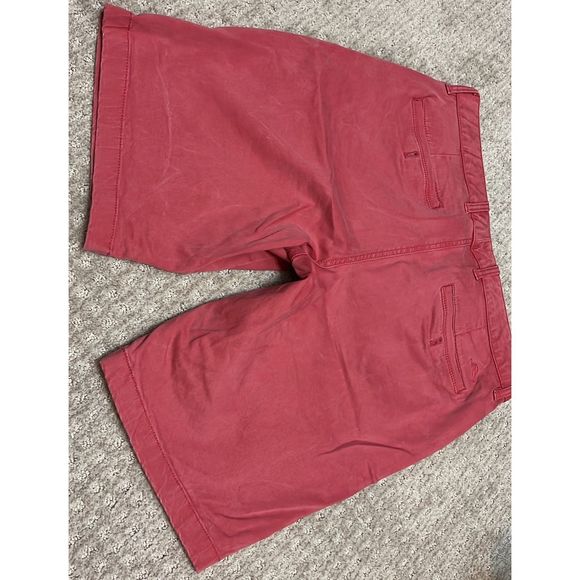 Tommy Bahama mem shorts - Picture 2 of 3